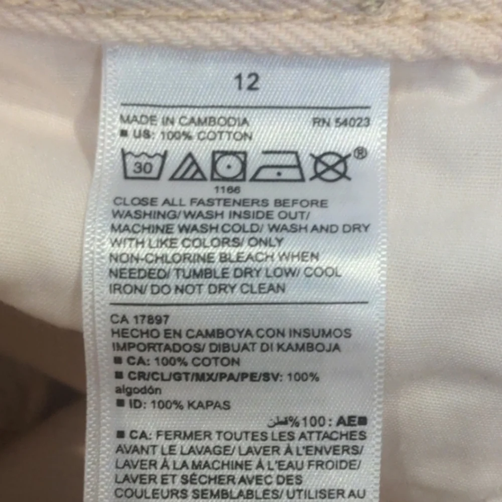 Old Navy Cream Frayed Hem Shorts size 12